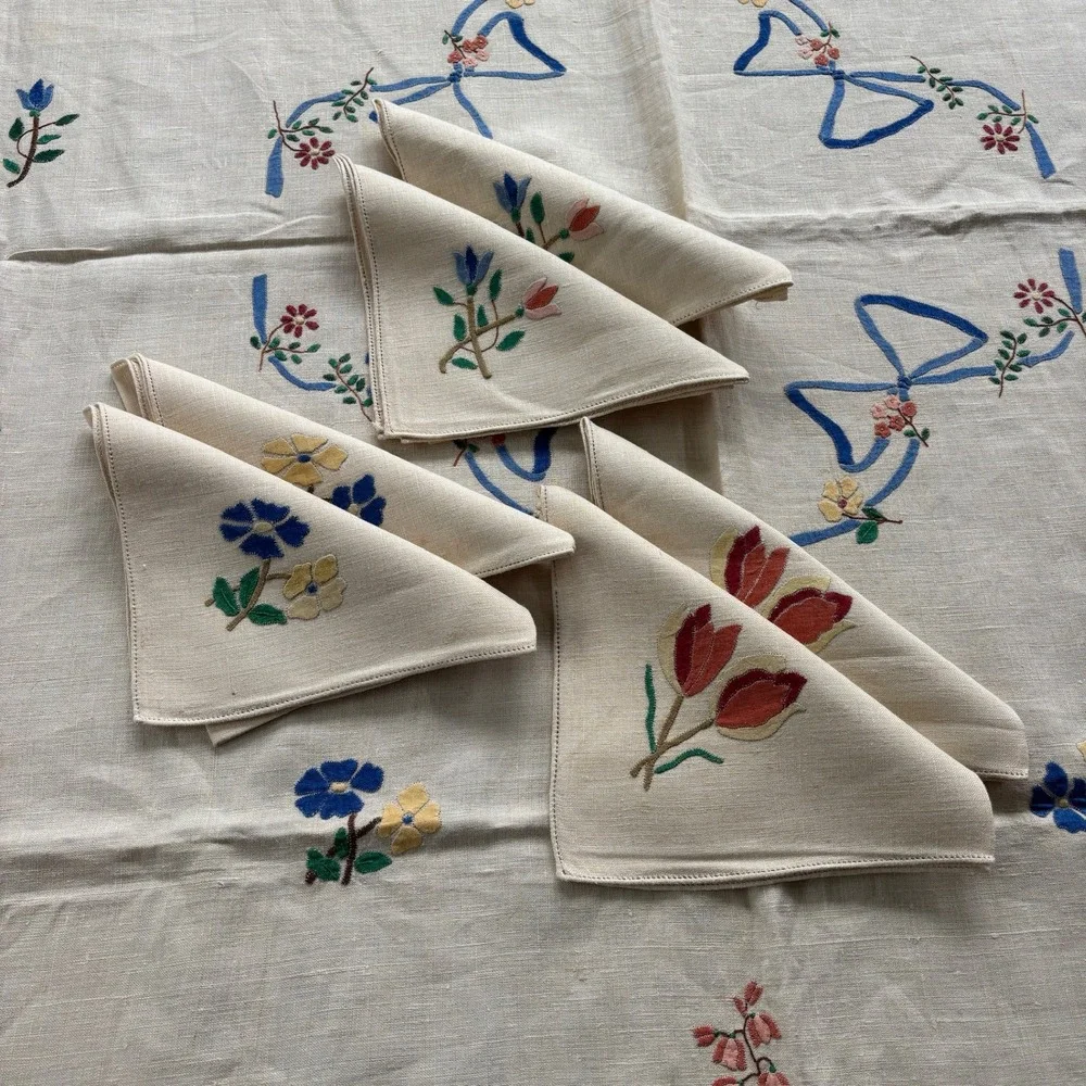Vintage Hand Embroidered Appliqued Linen Tablecloth Napkin Set Floral Blue